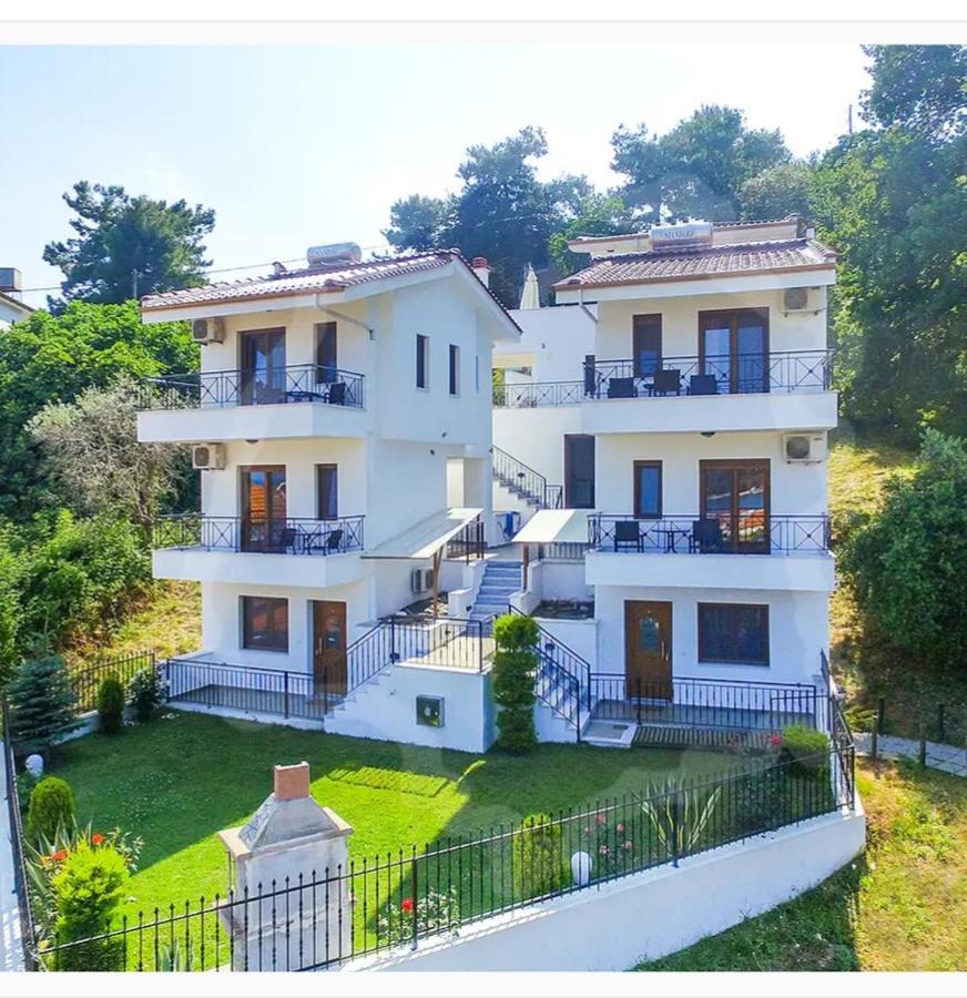 Loretta Maisonettes And Studios Криси Амудия Екстериор снимка