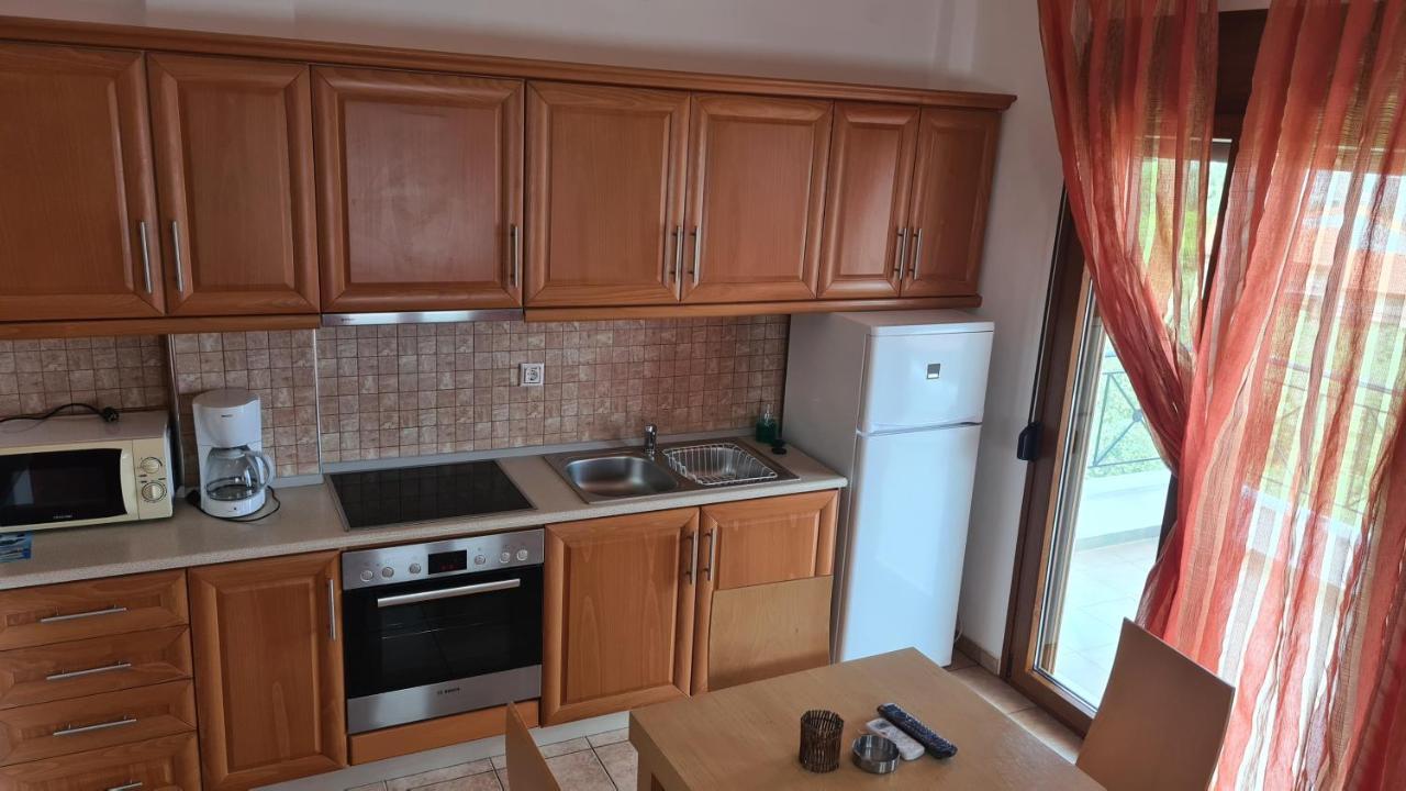 Loretta Maisonettes And Studios Криси Амудия Екстериор снимка